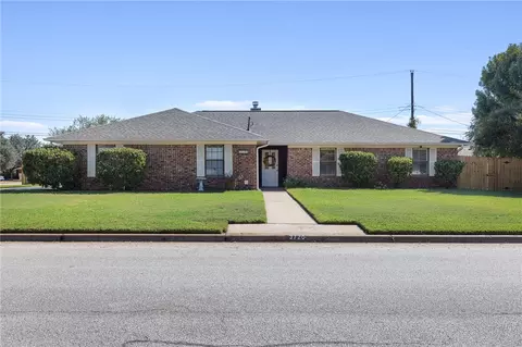 3720 Brighton Dr, Bryan, TX 77802