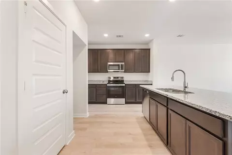 5661 Fox Bluff Dr, Bryan, TX 77807 photo 11