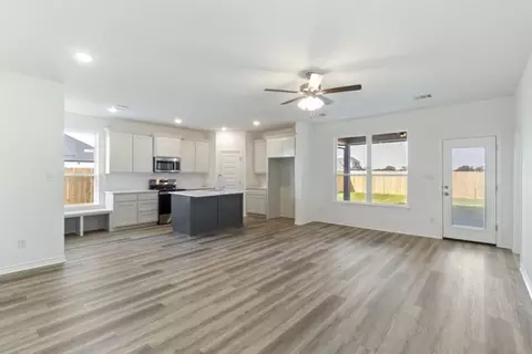1924 Stubbs Dr, Bryan, TX 77807 photo 5