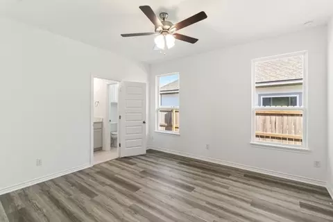 1924 Stubbs Dr, Bryan, TX 77807 photo 10