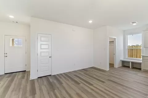 1924 Stubbs Dr, Bryan, TX 77807 photo 3