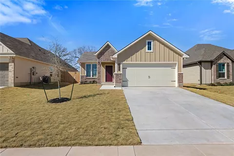 5665 Fox Bluff Dr, Bryan, TX 77807