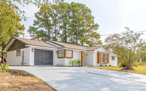 707 Norwood Ln, Hearne, TX 77859