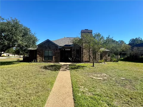 9101 Waterford Dr, College Station, TX 77845