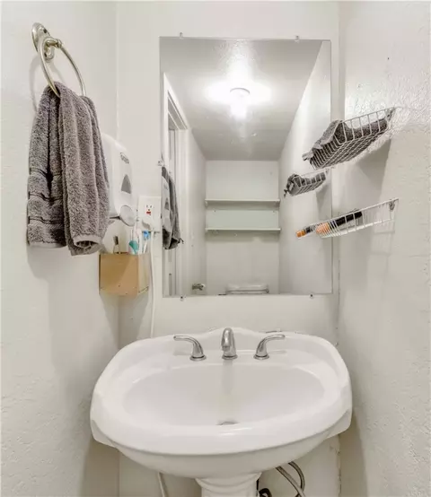 Bath - 520 Helena St, Bryan, TX 77801 photo 3 of 3