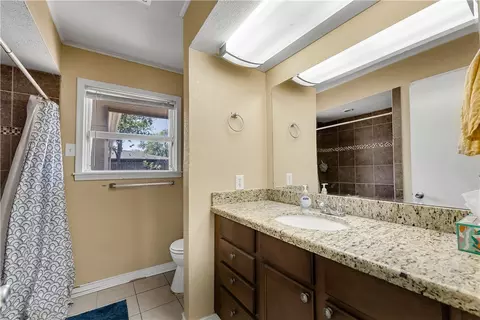Bath - 520 Helena St, Bryan, TX 77801 photo 1 of 3
