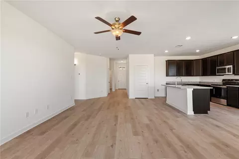 5669 Fox Bluff Dr, Bryan, TX 77807 photo 17
