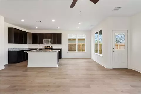 5669 Fox Bluff Dr, Bryan, TX 77807 photo 15