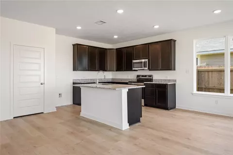 5669 Fox Bluff Dr, Bryan, TX 77807 photo 20