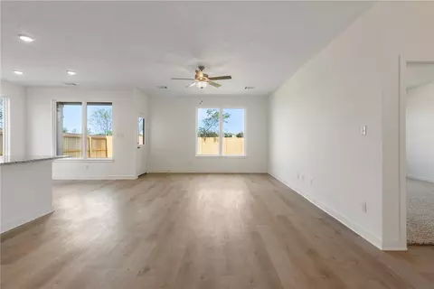 5669 Fox Bluff Dr, Bryan, TX 77807 photo 13