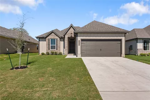 5669 Fox Bluff Dr, Bryan, TX 77807
