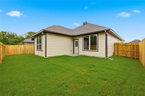 Exterior - 5689 Fox Bluff Dr, Bryan, TX 77807 photo 4 of 4