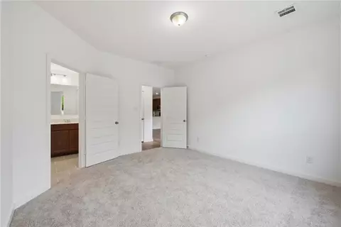 Bedroom - 5689 Fox Bluff Dr, Bryan, TX 77807 photo 5 of 11