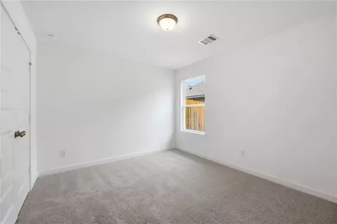 Bedroom - 5689 Fox Bluff Dr, Bryan, TX 77807 photo 9 of 11
