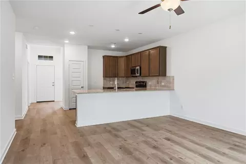 Entry Way - 5689 Fox Bluff Dr, Bryan, TX 77807 photo 3 of 7