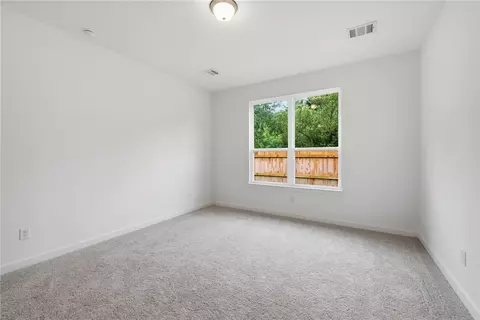 Bedroom - 5689 Fox Bluff Dr, Bryan, TX 77807 photo 4 of 11