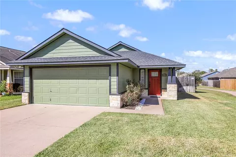 916 Crested Point Dr, College Station, TX 77845