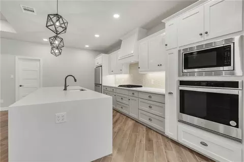 Kitchen - 3013 Teller Dr, Bryan, TX 77808 photo 3 of 4