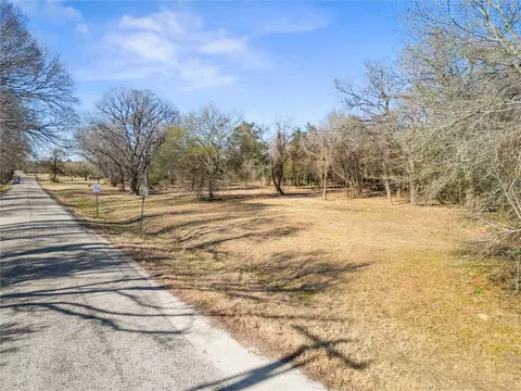 6536 Castenson Rd, Bryan, TX 77808 photo 2