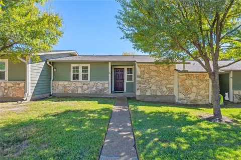 2800 Longmire 61, College Station, TX 77845