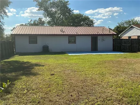 710 Dumas Dr, Bryan, TX 77803 photo 5