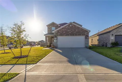 2010 Spyglass Dr, Navasota, TX 77868