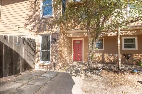 2827 Oakside Dr, Bryan, TX 77802 photo 3