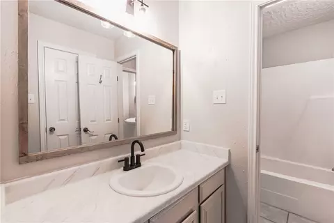 2827 Oakside Dr, Bryan, TX 77802 photo 14