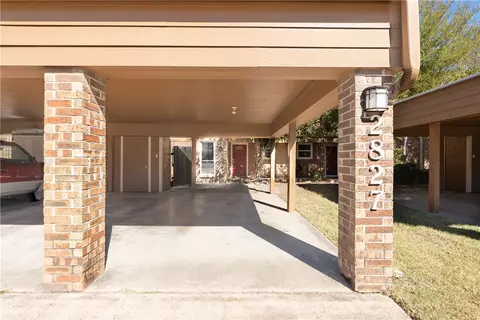 2827 Oakside Dr, Bryan, TX 77802 photo 2