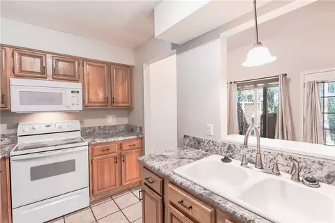 2827 Oakside Dr, Bryan, TX 77802 photo 11