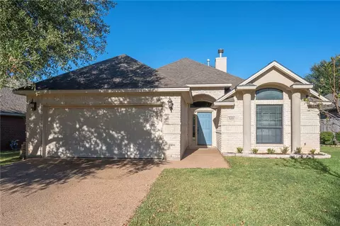 320 Robelmont Dr, College Station, TX 77845