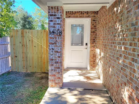 1508 Lopez St, Bryan, TX 77803 photo 4