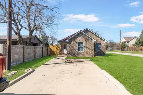 1508 Lopez St, Bryan, TX 77803 photo 2