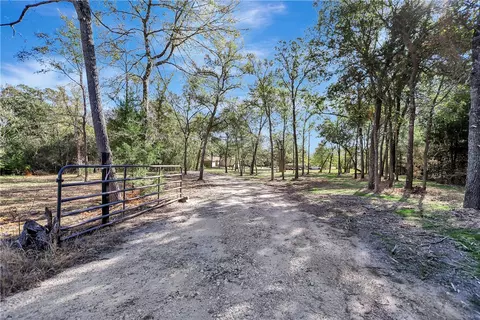 8846 Jackrabbit Ln, Bryan, TX 77808