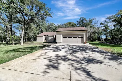 8846 Jackrabbit Ln, Bryan, TX 77808 photo 4