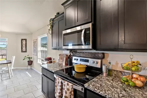 Kitchen - 5216 Montague Loop, Bryan, TX 77807 photo 4 of 6