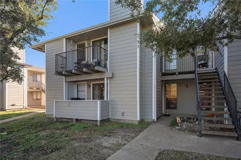 1901 Holleman Drive W 201, College Station, TX 77840