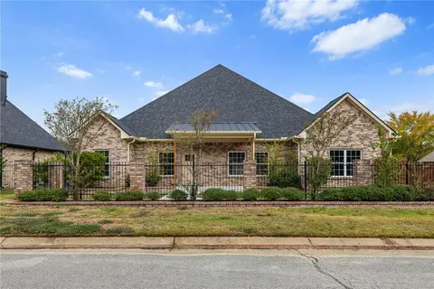 4703 Saint Andrews Dr, College Station, TX 77845