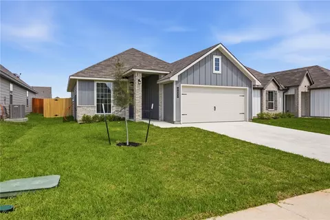 2422 Rooke Rd, Bryan, TX 77807 photo 2