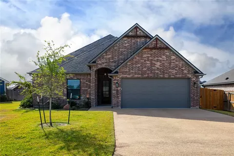 3005 Alpha Ct, Bryan, TX 77808