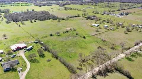 14 Ac Halliday Ln, Madisonville, TX 77864