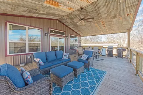574 River Oaks Dr, Trinity, TX 75862 photo 5