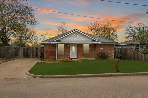 314 Moss St, Bryan, TX 77803