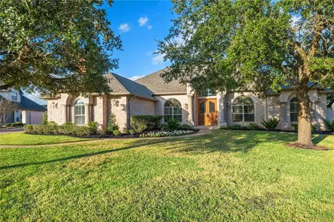 3803 Park Meadow Ln, Bryan, TX 77802