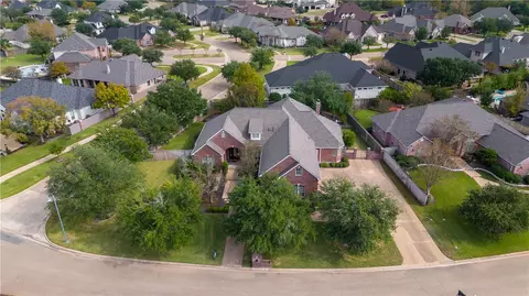 3614 Park Meadow Ln, Bryan, TX 77802