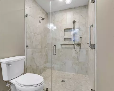 Bath - 3604 Oak Hill Dr, Bryan, TX 77802 photo 2 of 3