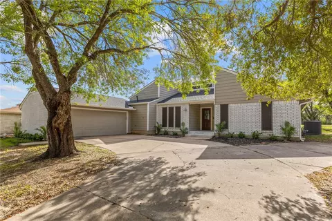 2511 Arbor Dr, Bryan, TX 77802
