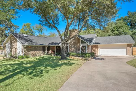 6401 Windwood Dr, College Station, TX 77845