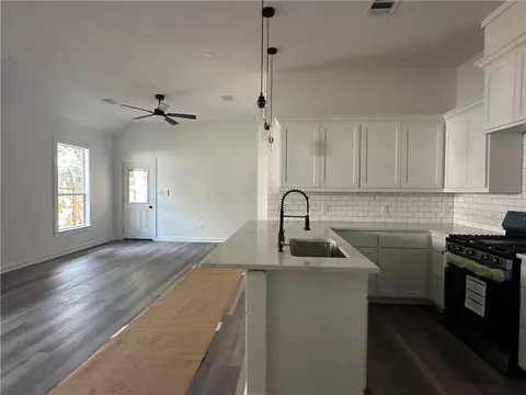 4111 Marsh St, Bryan, TX 77803 photo 4