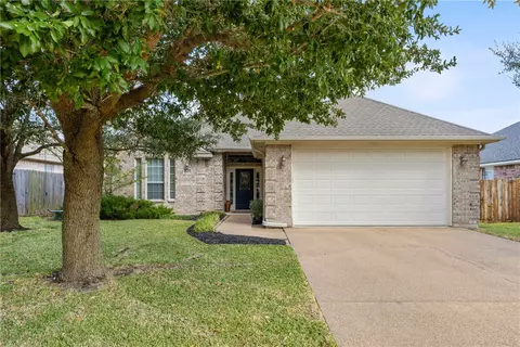 8419 Lauren Dr, College Station, TX 77845